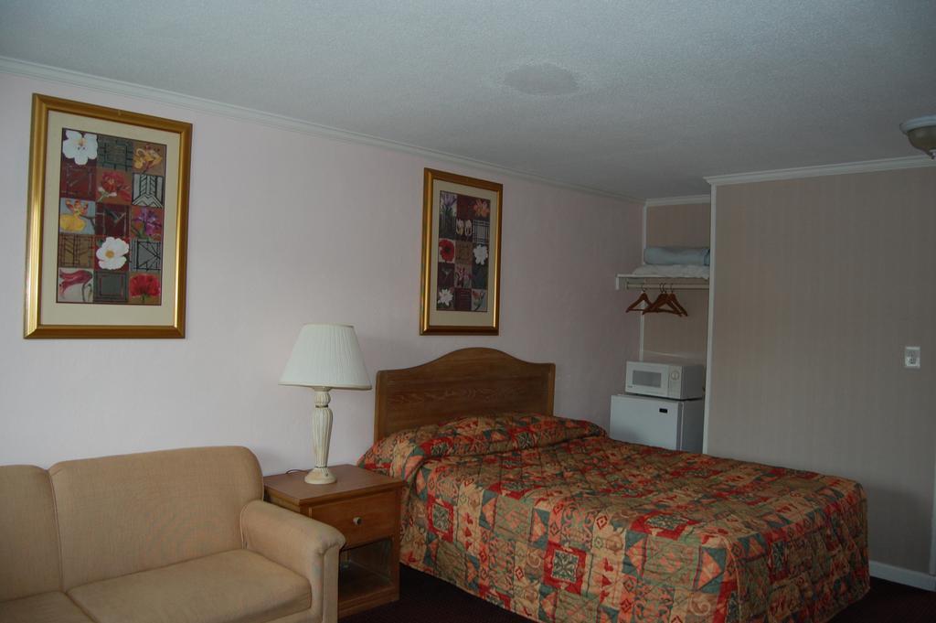 Sea Breeze Ocean City Room photo